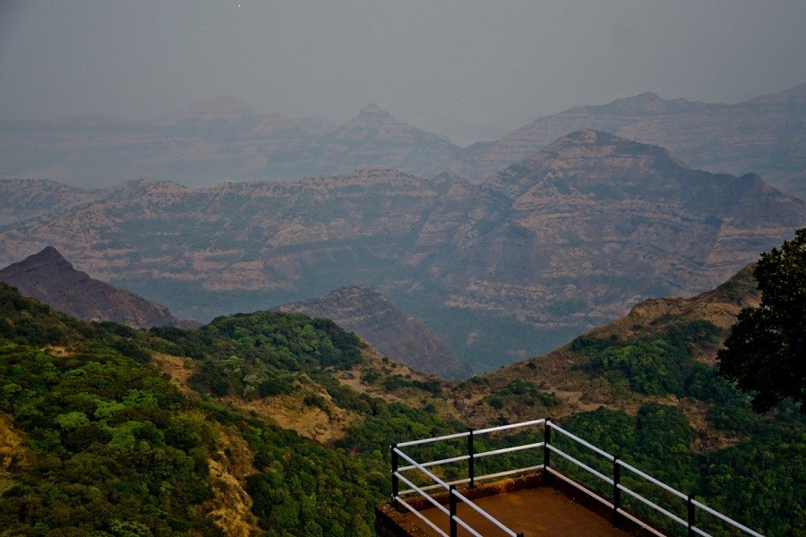 Arthur Seat Mahabaleshwar viewpoint near hotel rooms for stay